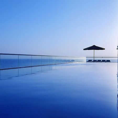 Arena Hotel By The Beach Bat Yam Esterno foto
