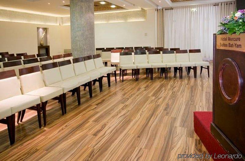 Arena Hotel By The Beach Bat Yam Servizi foto