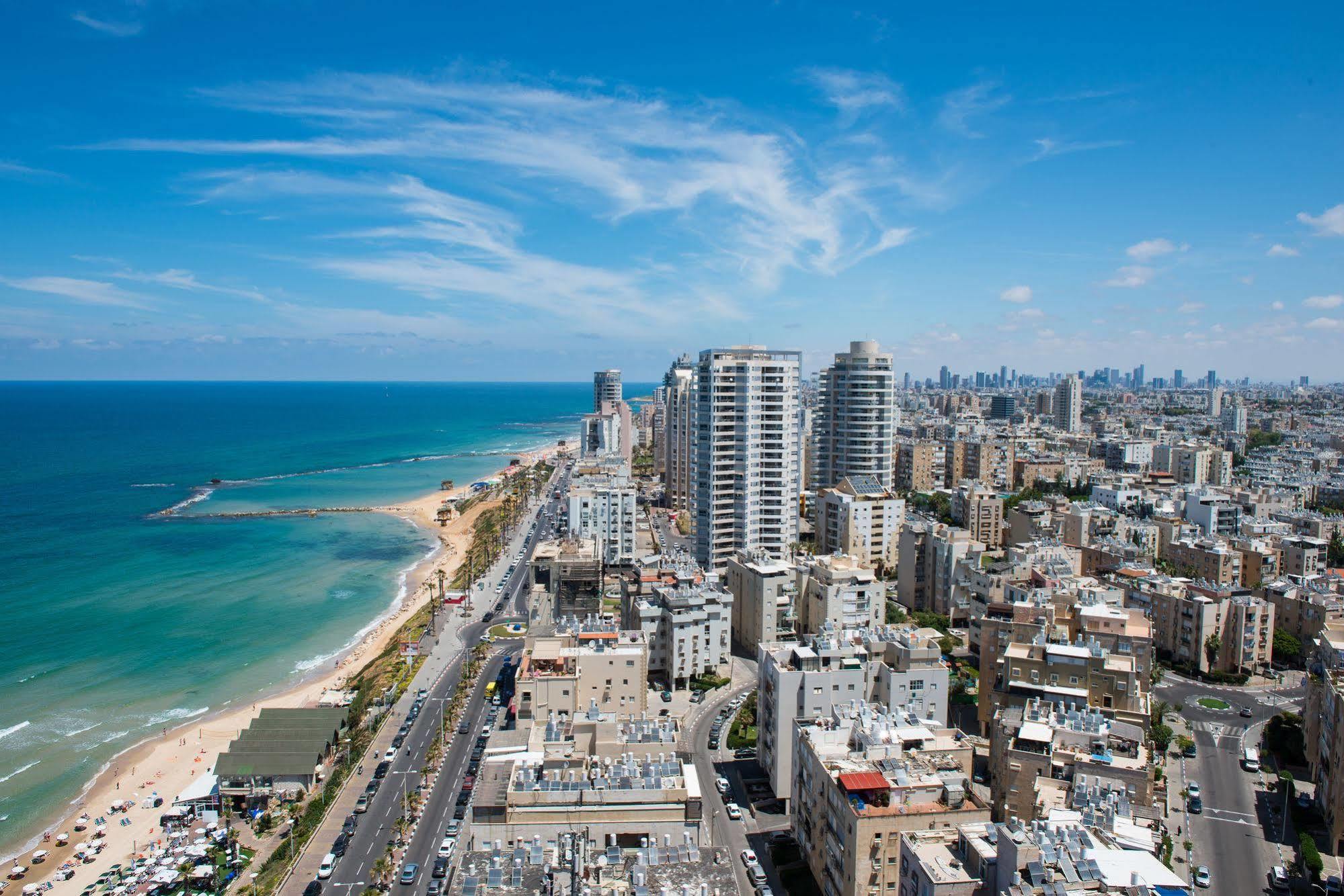 Arena Hotel By The Beach Bat Yam Esterno foto