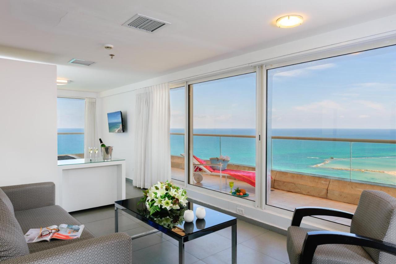 Arena Hotel By The Beach Bat Yam Esterno foto